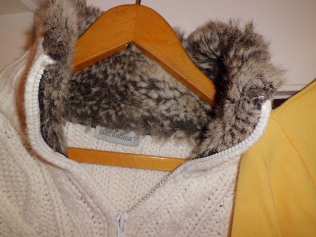 viele Pullis& Strickjacken, Schnäppchenpreise Gr. M-L