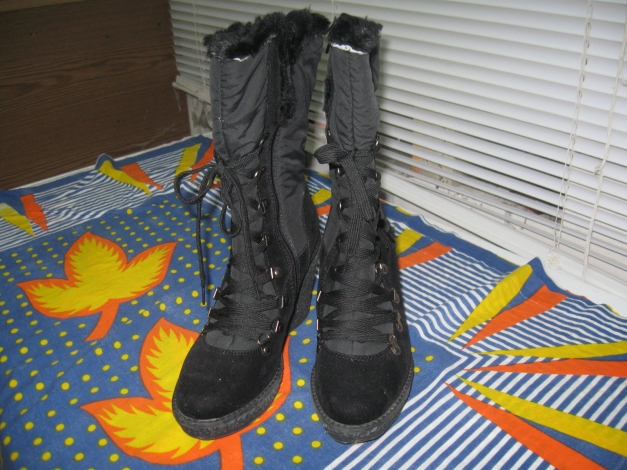 *** NEU ~ Winterstiefel ~ Fell ***