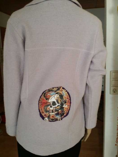 Süsse kurze Jäckchen in farbe hell lila