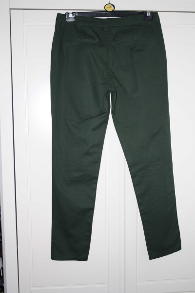 Tannengrüne Chinohose 
