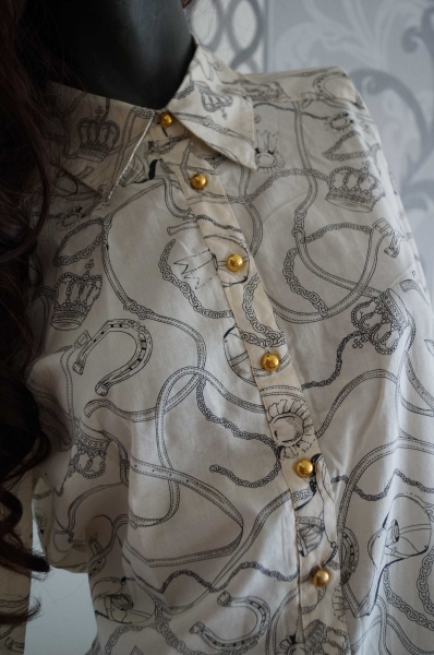 Bluse mit Muster und goldenen Knöpfen Kronen 40 M / L 