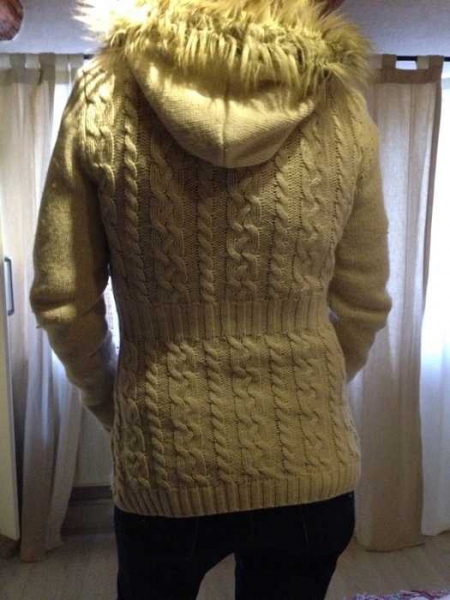 H&M Strickjacke Cardigan Kapuze Grobstrick Zopfmuster Gr S beige creme woll-weiß