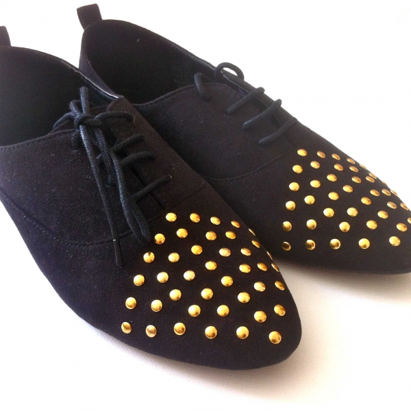 schwarze Schnürschuhe Veloursleder Gold