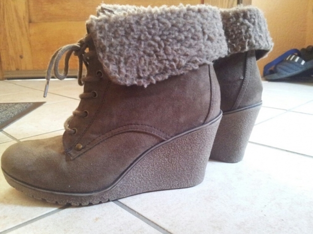 Schnürstiefel 37/38 mit Absatz Deichmann braun Fell