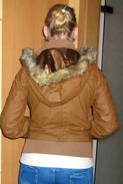 Braune Lederjacke mit Kapuze / Fellkapuze Größe 38 neu