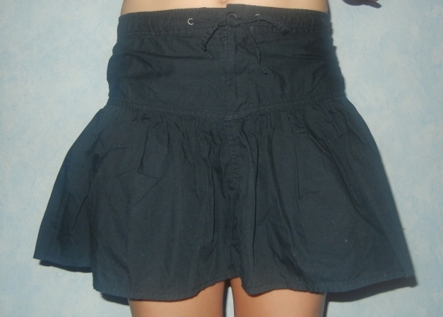 schwarzer Falten-Minirock