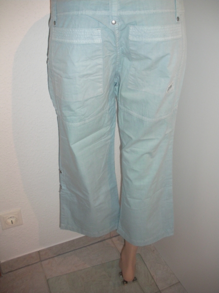 Capri Hose hellblau Top Gr. 36