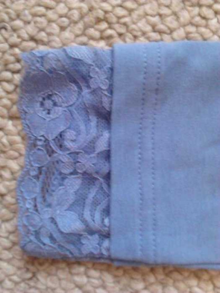 Wunderschönes blaues Spitzenoberteil