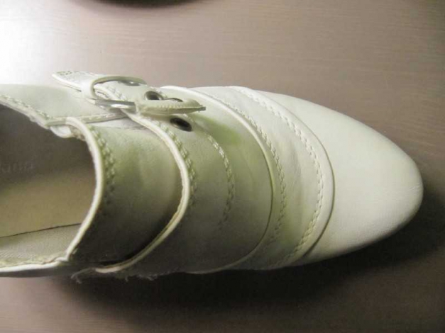 Weiße Stiefelletten