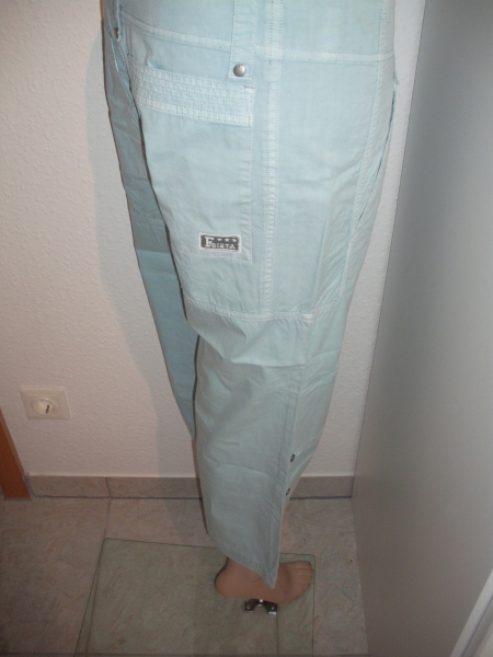 Capri Hose hellblau Top Gr. 36