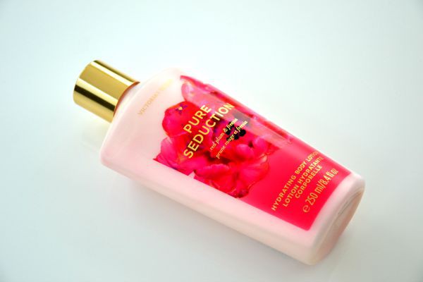 Victoria's Secret Hydrating Body Lotion 