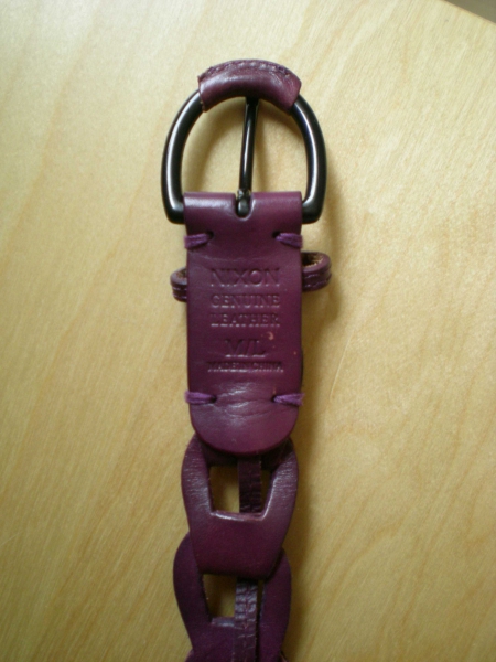 Stylischer Gürtel von Nixon in dunkellila Gr. M/L