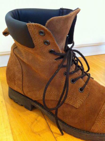 Braune Wildleder Boots