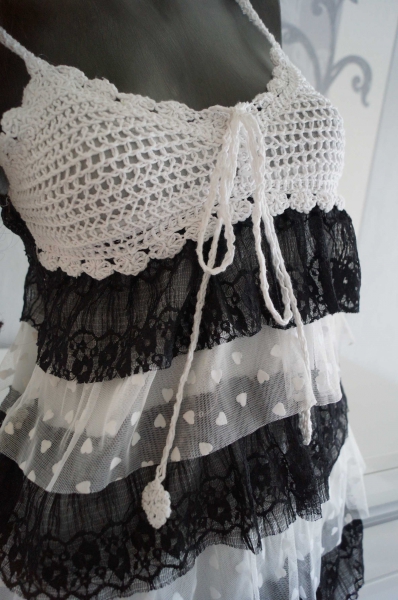 Schwarz weißes Kleidchen Strick und Spitzen Herzen 36 S Lolita