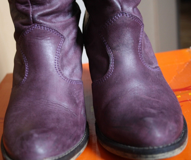 Schöne Herbststiefel Echtleder in Farbe lila