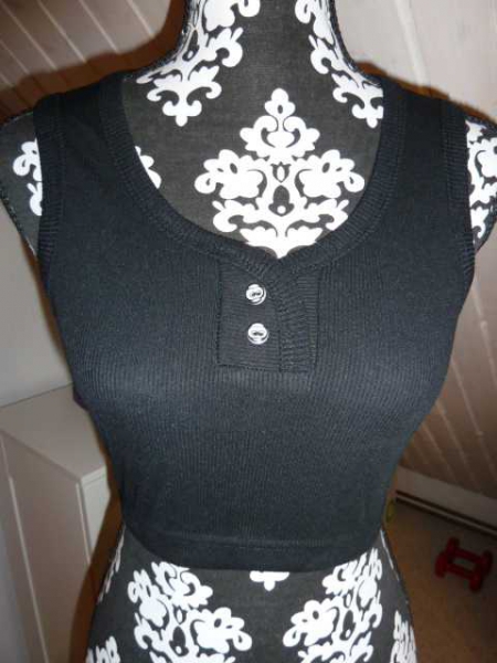 kurzes Crop Top - schwarz - bauchfrei - Größe XS 34