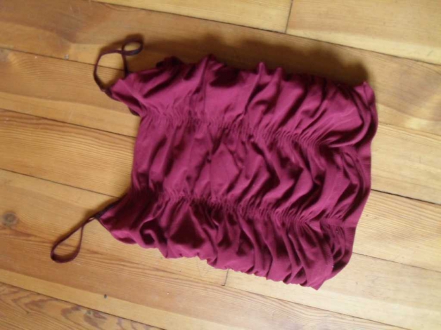 interessantes weinrotes Stretchtop