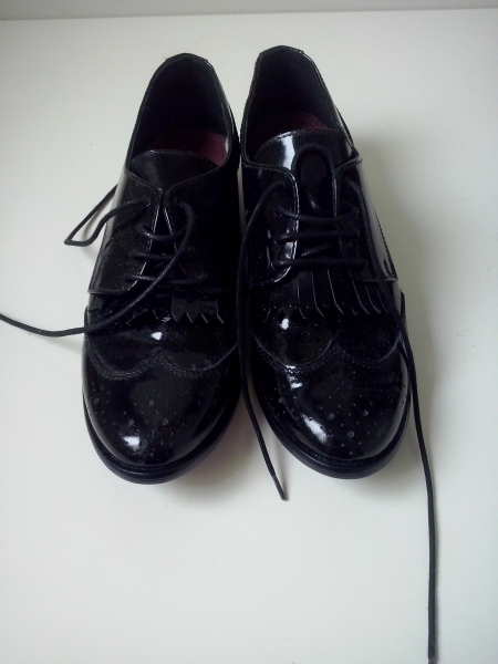 Lackleder-Brogues von Bertie