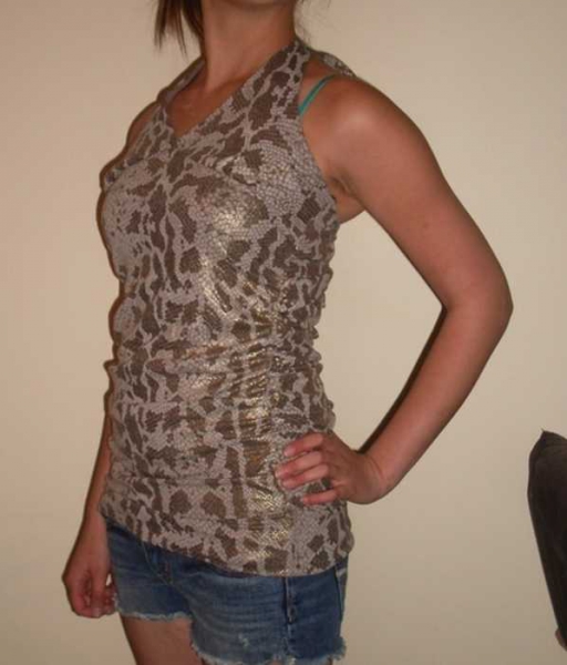 gerafftes top in schlangenleder optik 