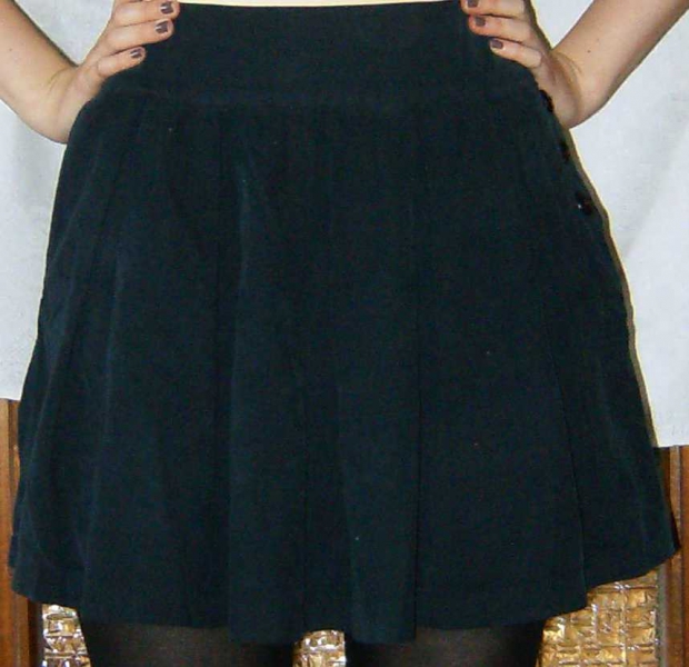 Ein süßer Rock aus Cord von Zara