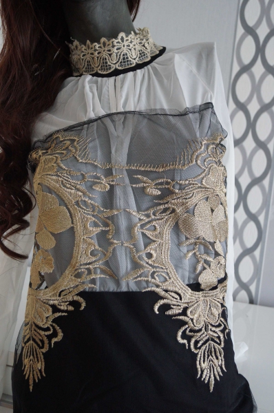 Schönes kurzes schwarz weißes Kleid mit goldener Bestickung S M 36 38