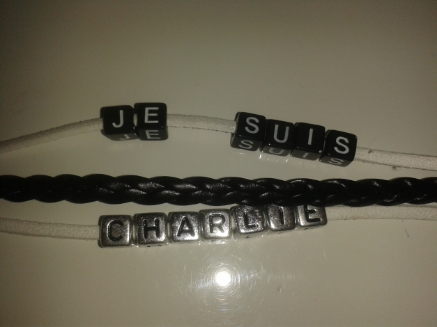 Je suis Charlie Armband, weiß