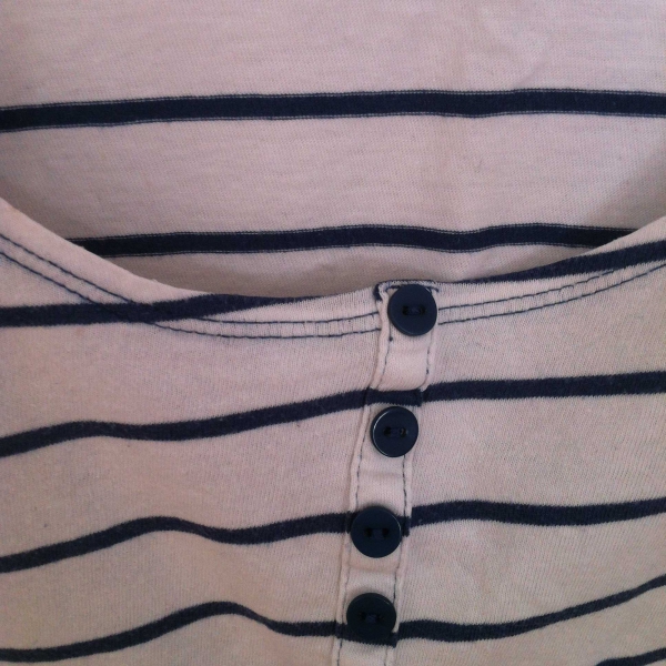 Blau weiß gestreiftes Top Knopfleiste