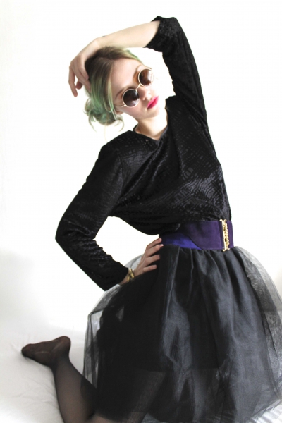 -- Samt Shirt -- Leichtes Shirt Longsleeve Pulli in Schwarz mit Samt Semitransparenz