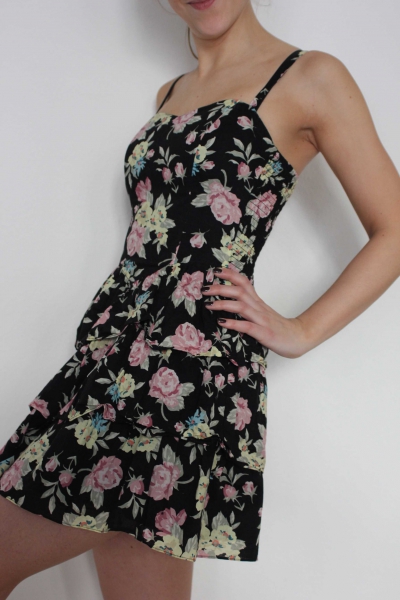 Garden Collection Blogger lässiges enges Sommer Kleid xs 34 Volants Herbst