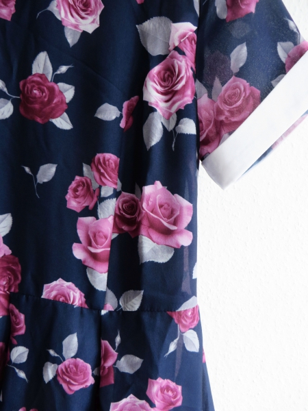 Märchenhaftes Blumenkleid Gr. 38 36 S weißer Kragen retro Vintagelook