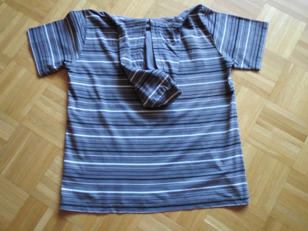 Shirt mit Kapuze,Kurzarm,neu,Gr.176
