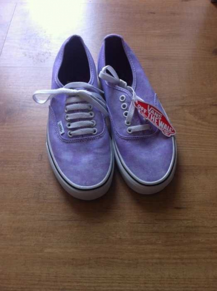 Vans in lilaschimmer 