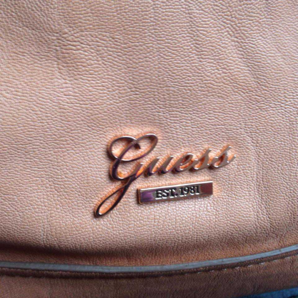 Neuwertige Tasche von GUESS