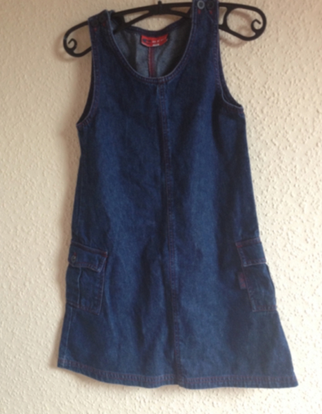 süßes Jeanskleid