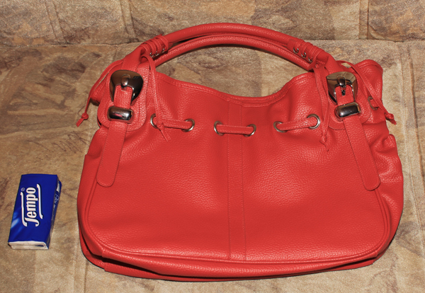 Schicke rote Handtasche