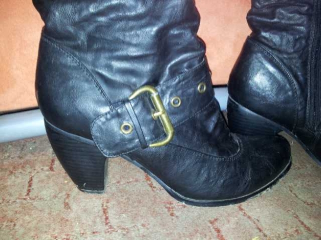 Schwarze Stiefel von Rieker