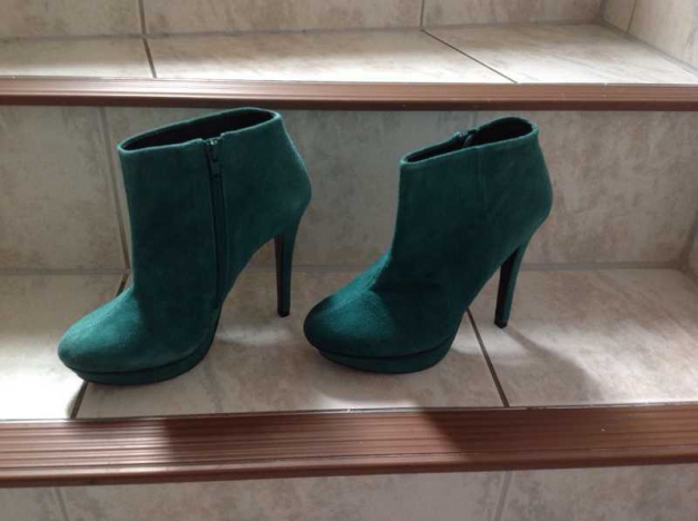 NEU Ankle Boots Stiefeletten grün Buffalo Gr. 39 Wildleder