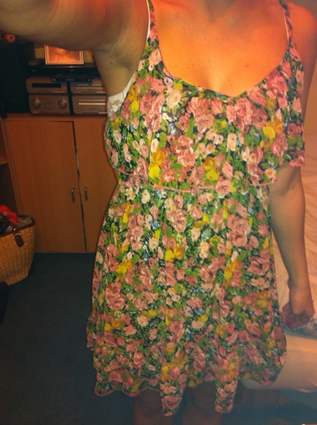 buntes Blümchenkleid