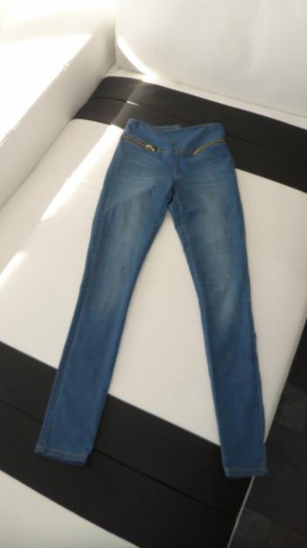 High Waist Jeans - Vero Moda - S/M - Top-Zustand