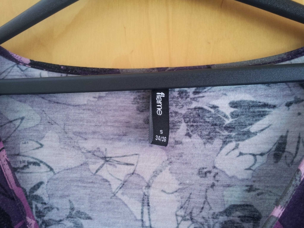 Schön geschnittenes Tunikashirt