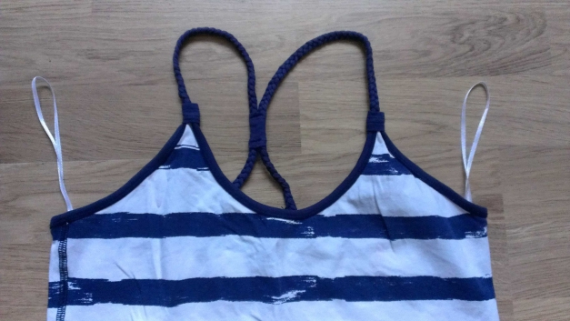 blau-weiß gestreiftes Top mit süßen Kordelträgern - Marinestil Gr. M