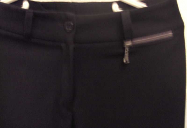 Schwarze Stoffhose  Schlaghose