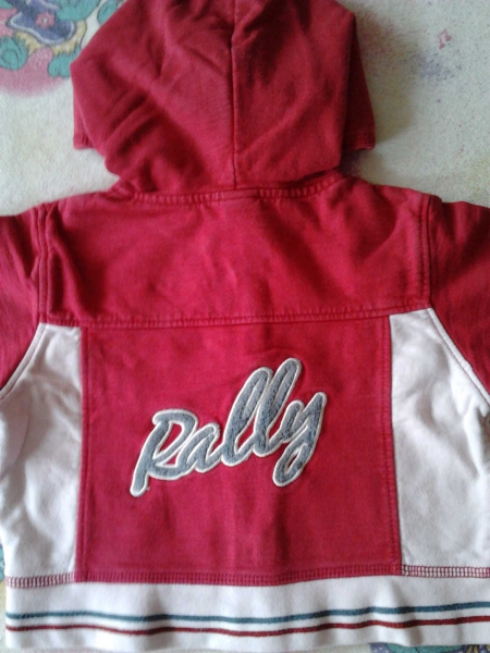 Schöne Kapuzenjacke Gr.74