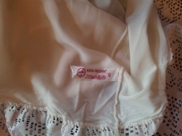 weißes DDR Unterröckchen für Mädchen / Frauen, Größe S, mit Spitze von Stretta
