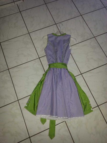 Lila-grünes Dirndl
