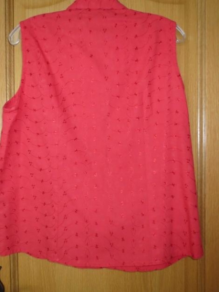 Bluse,rot,bestickt,neu