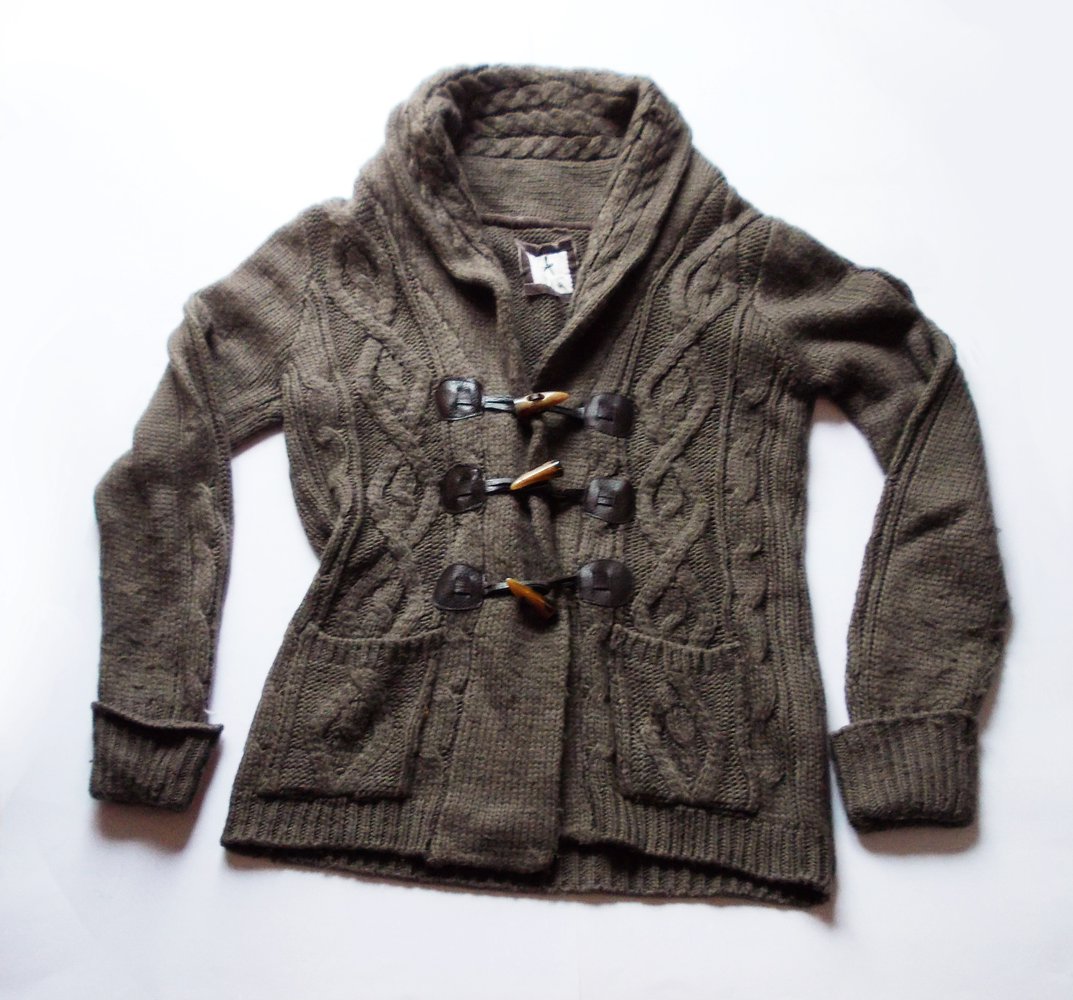 Strickjacke mit Toggle Verschluss khaki braun Gr.S/M 38 Weste warm Winter Strickjacke Wolle Pulli dick Knebelverschluss