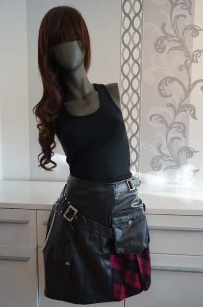 Punk Rock Karo Leder Imitat S 36 evtl. M 38 Schnalle Totenkopf Kette Tasche Neu