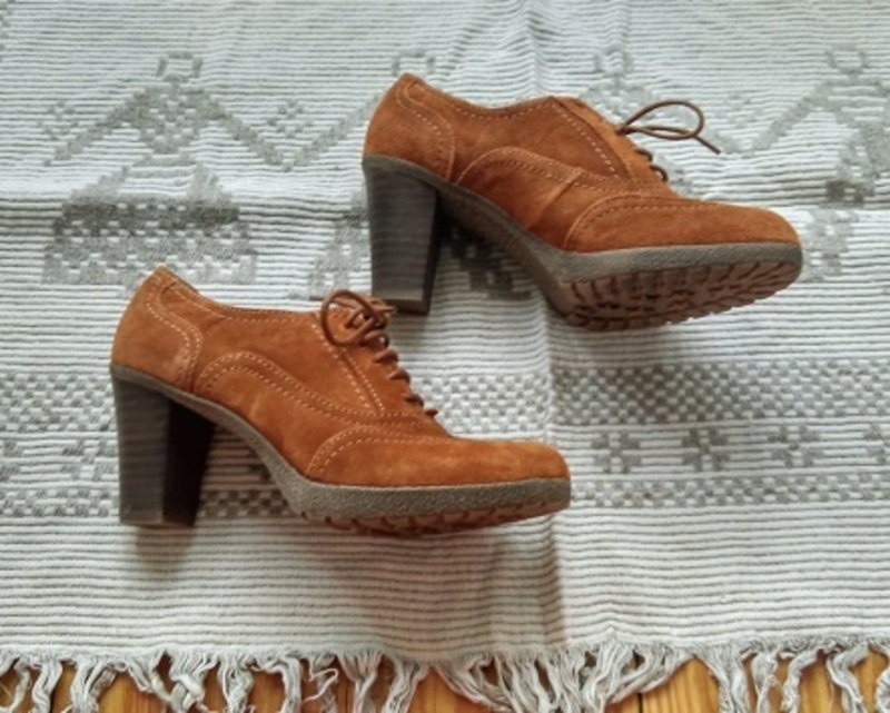  Tolle hohe Schuhe / Neu in Cognac Farbe  