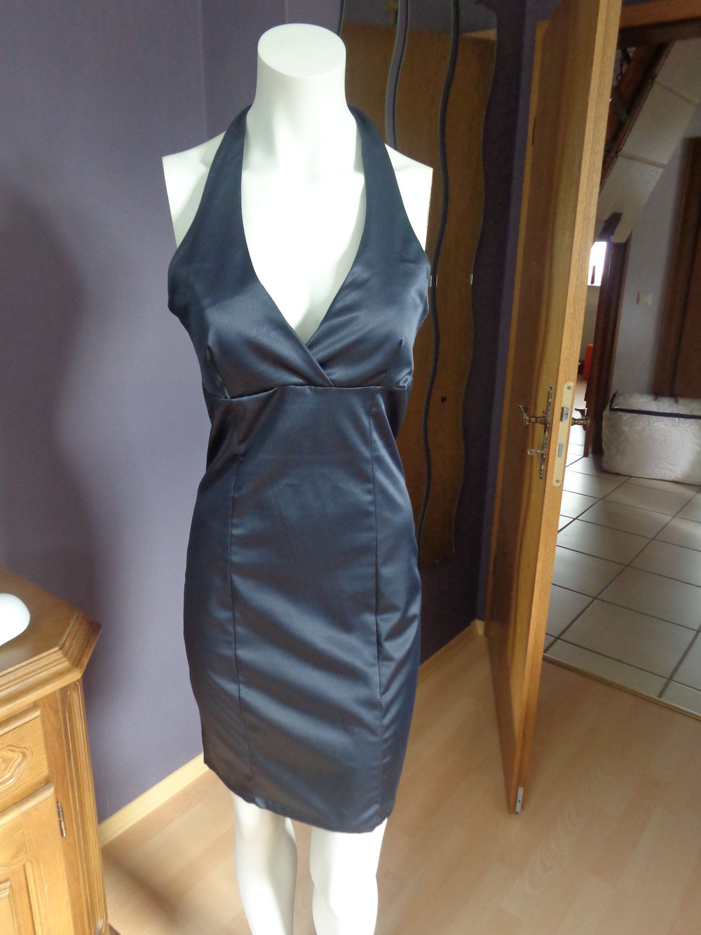 blaues schlichtes Minikleid 